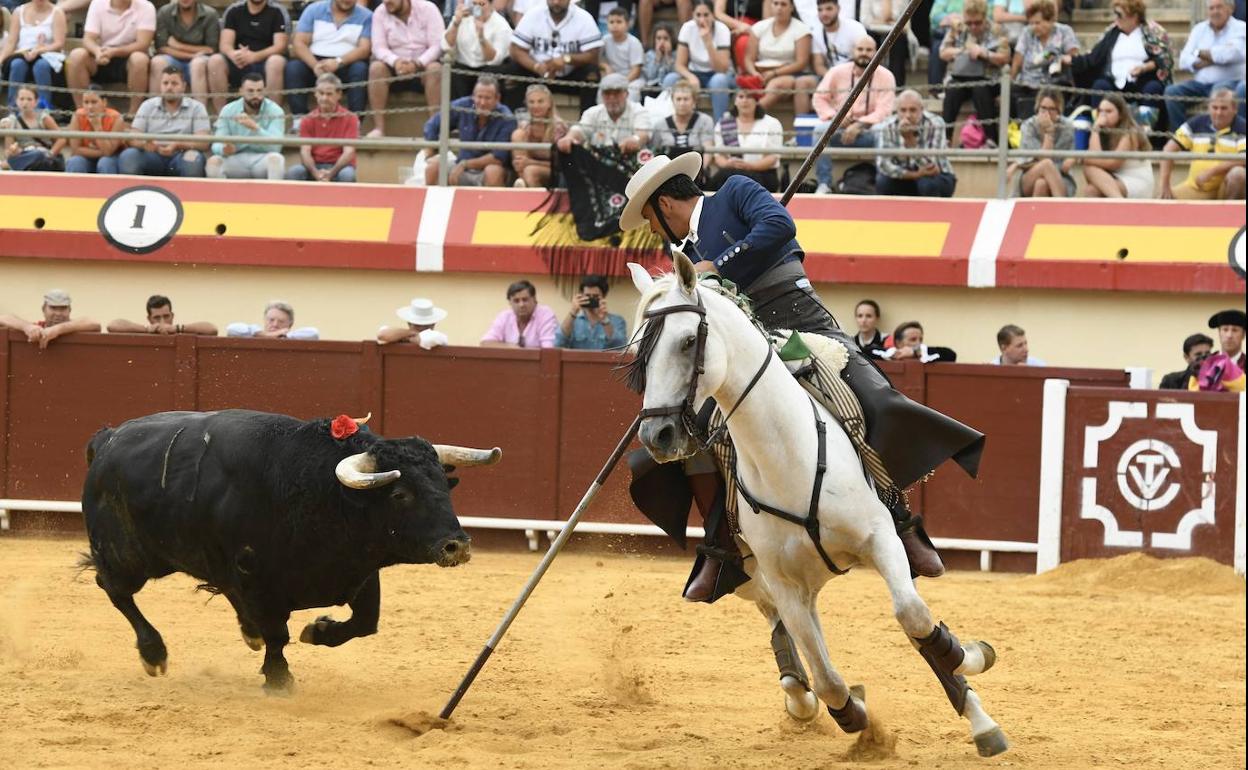Ferrer Martín 'rescató' el arte de la 'garrocha' tan en desuso.