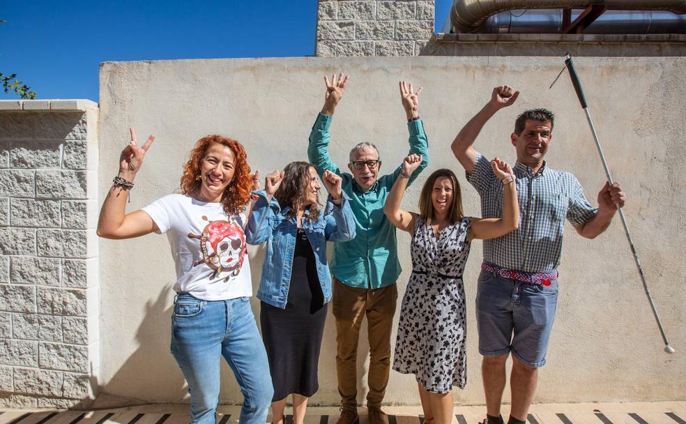 Parte del grupo de la Escuela de Pacientes de la EASP celebra la ascensión al Mulhacén, este pasado fin de semana. 