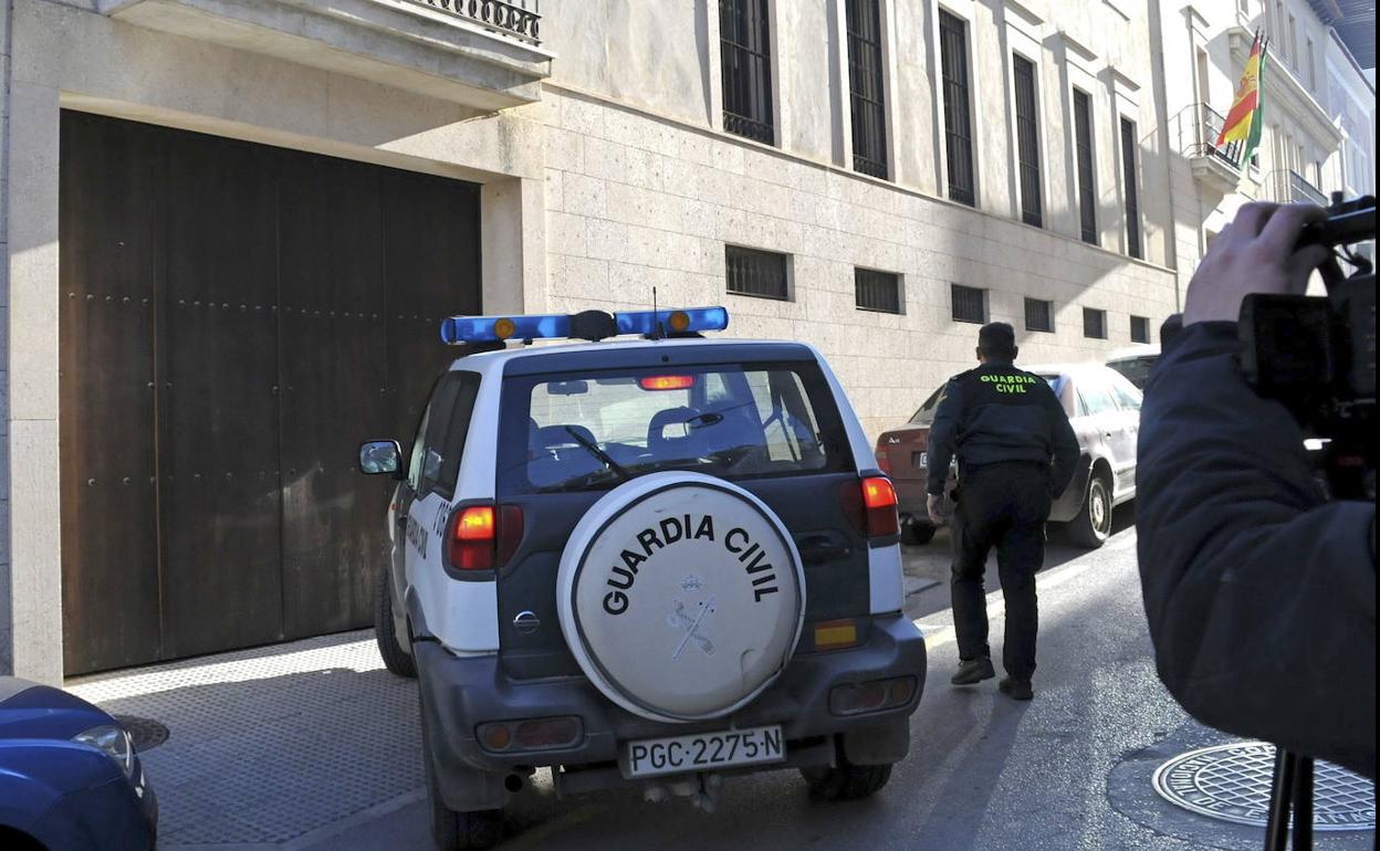 Edificio de los Juzgados de Loja el día de la declaración del presunto homicida