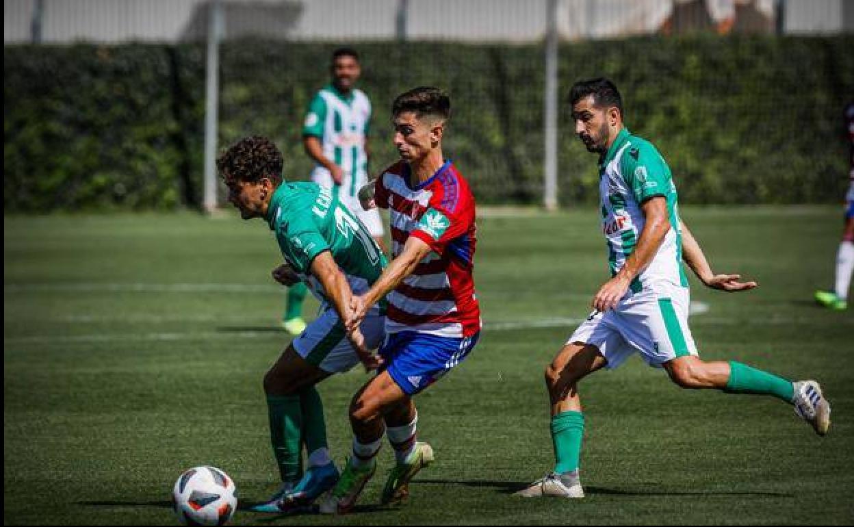 Da Costa pelea por un balón en una jornada anterior. 