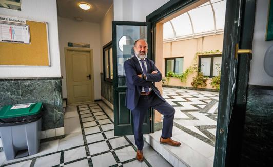 El presidente de La Audiencia lleva más de siete años reivindicando una sede digna que unifique las secciones del tribunal provincial. 