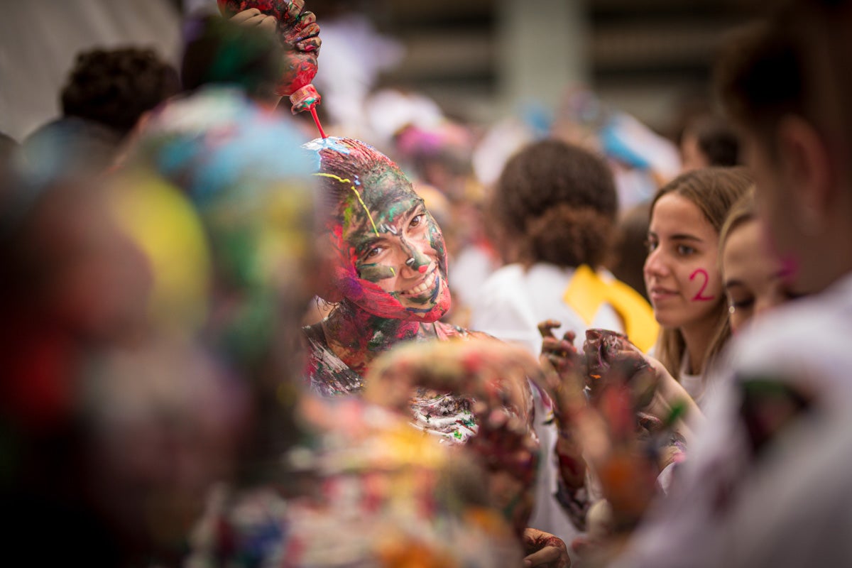 Alumnos de la Facultad de Medicina celebran la tradicional fiesta de octubre