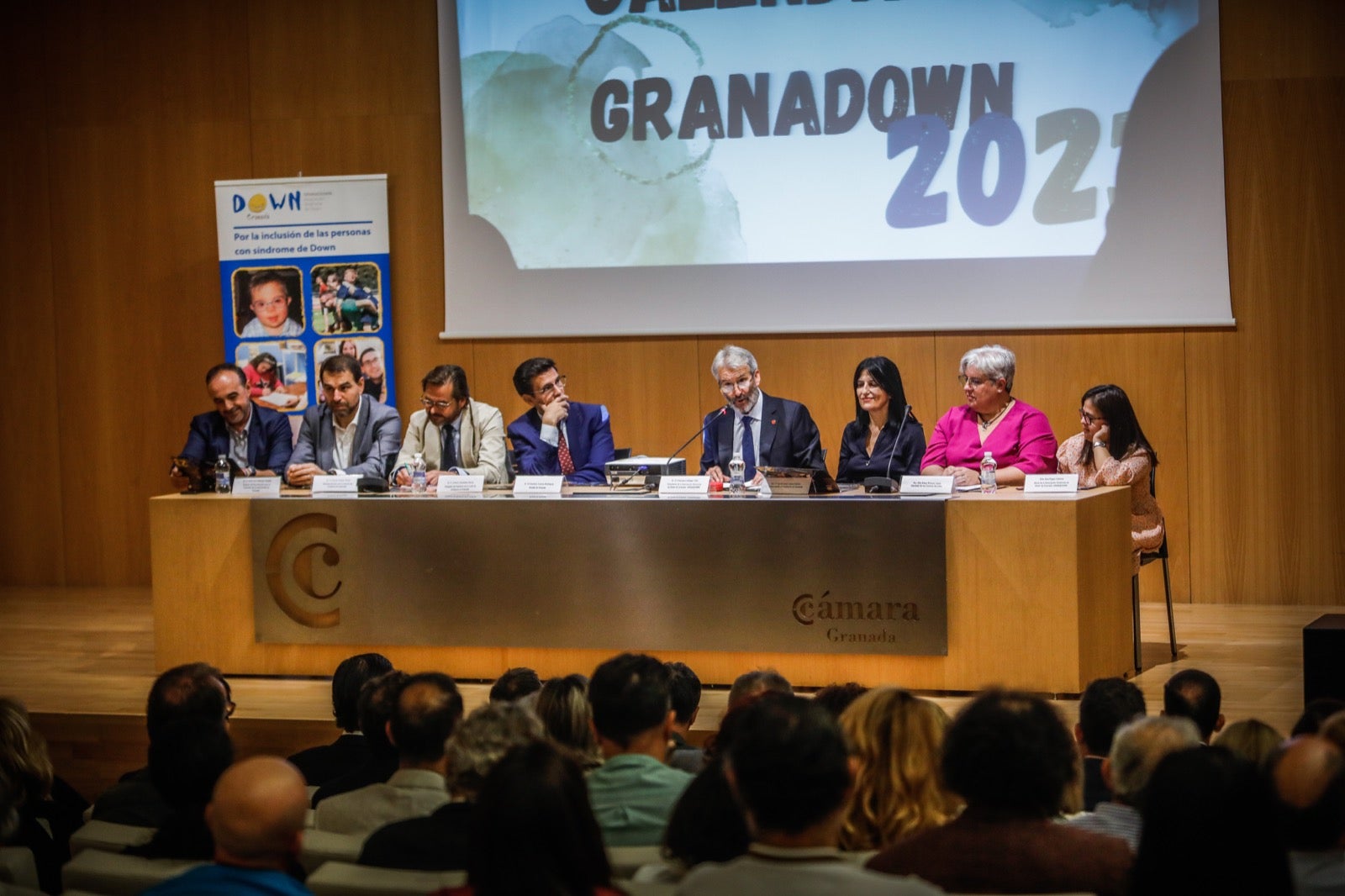 Presentación del calendario solidario de Granadown