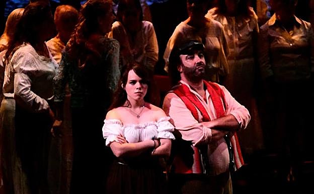 Mediamuela, a la derecha, interpretado por Ildefonso Gutiérrez. 