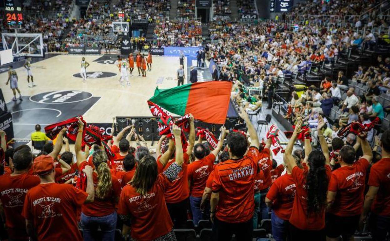 Aficionados del Covirán en el último partido en el Palacio, ante el Surne Bilbao. 