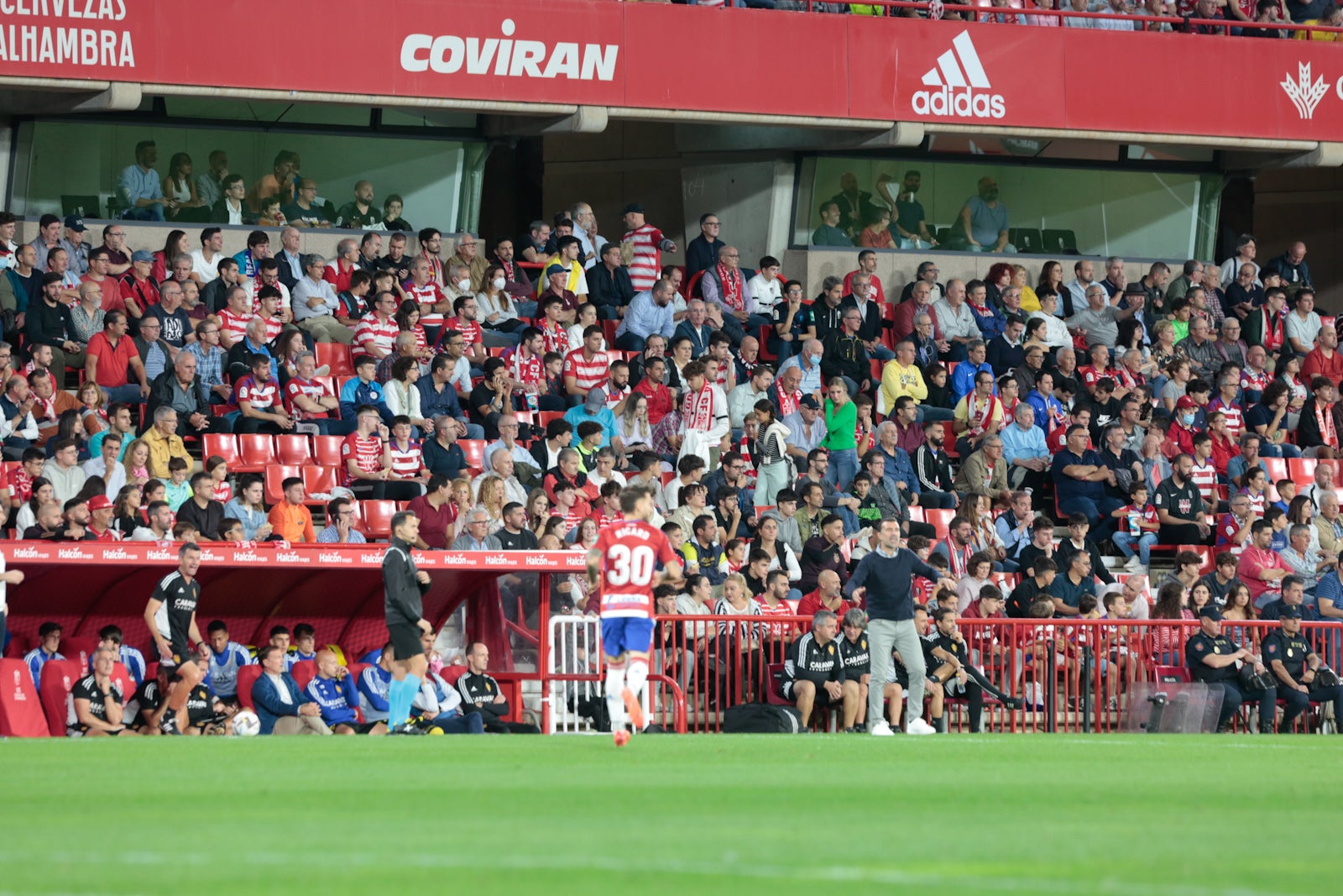 Fotos: Encuéntrate en la grada del Nuevo Los Cármenes en el Granada-Zaragoza