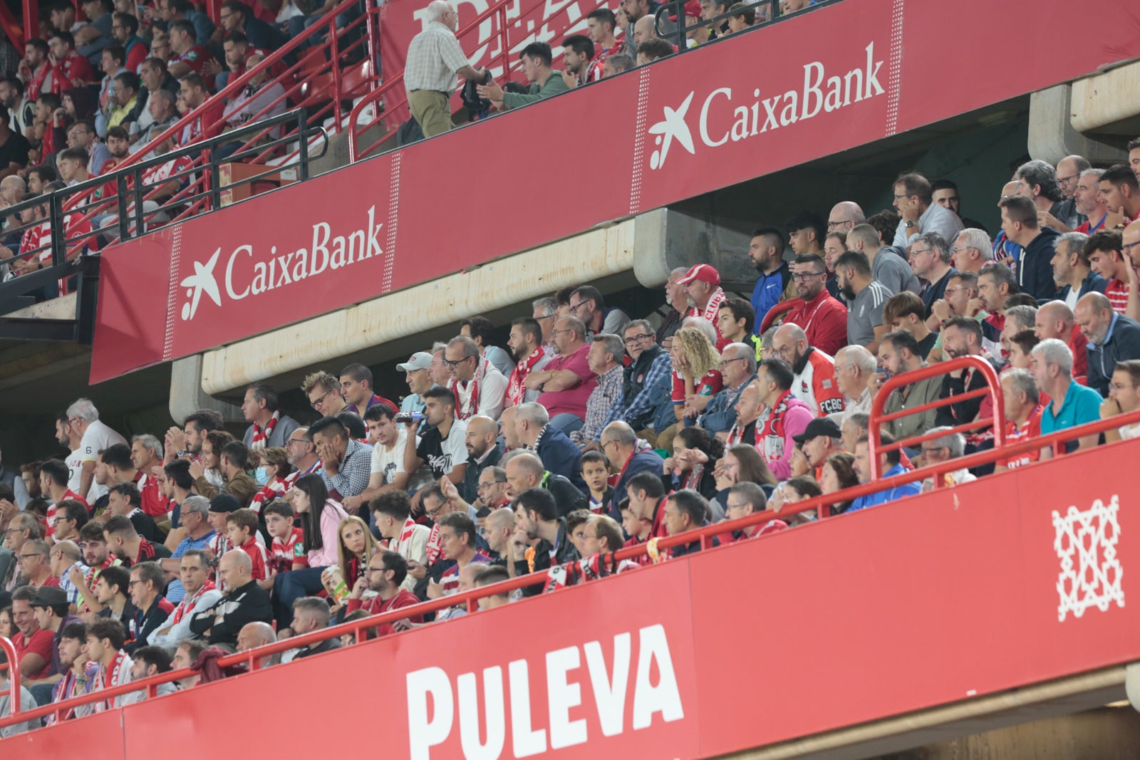 Fotos: Encuéntrate en la grada del Nuevo Los Cármenes en el Granada-Zaragoza