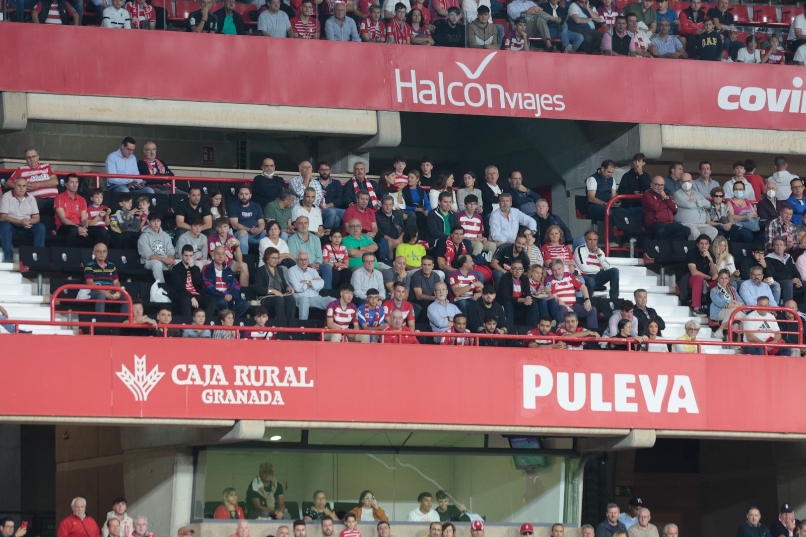 Fotos: Encuéntrate en la grada del Nuevo Los Cármenes en el Granada-Zaragoza