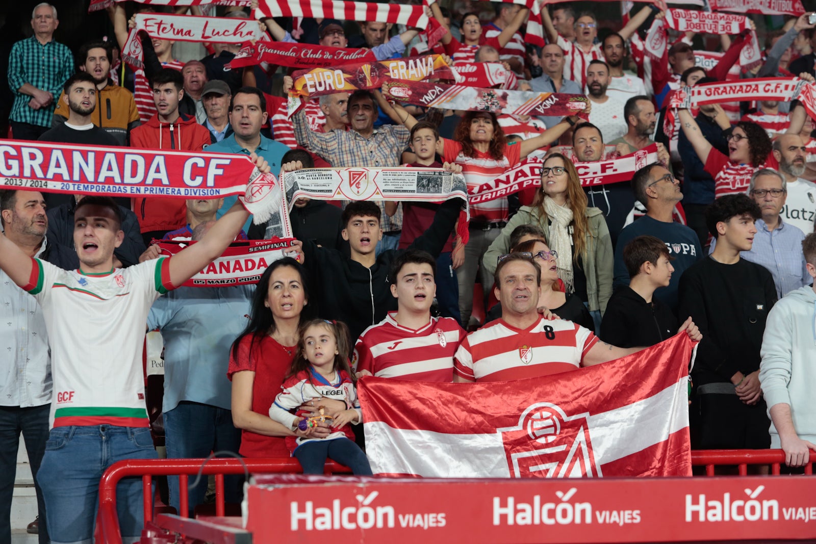Fotos: Encuéntrate en la grada del Nuevo Los Cármenes en el Granada-Zaragoza
