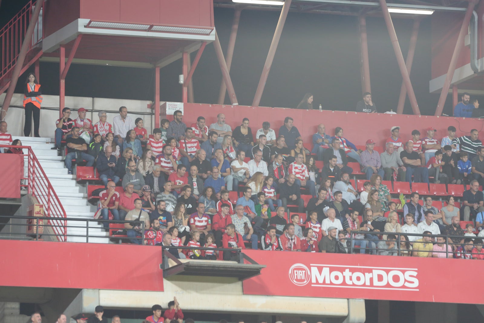 Fotos: Encuéntrate en la grada del Nuevo Los Cármenes en el Granada-Zaragoza