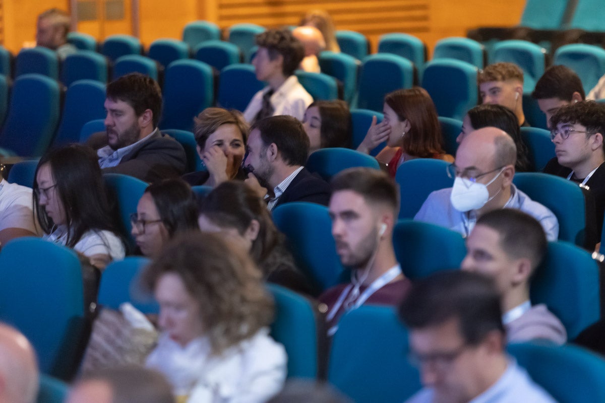 Las imágenes del público asistente este viernes al evento divulgativo sobre Inteligencia Artificial