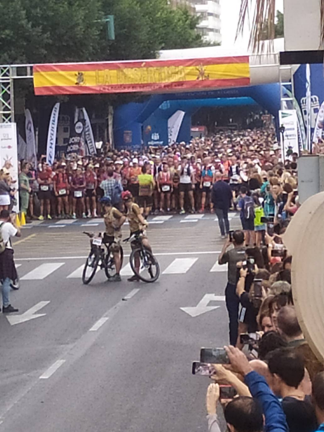 La prueba, considerada como una de las más exigentes de las que se realizan en España, concentra alrededor de 6.500 deportistas que realizarán un recorrido con grandes novedades para la presente edición