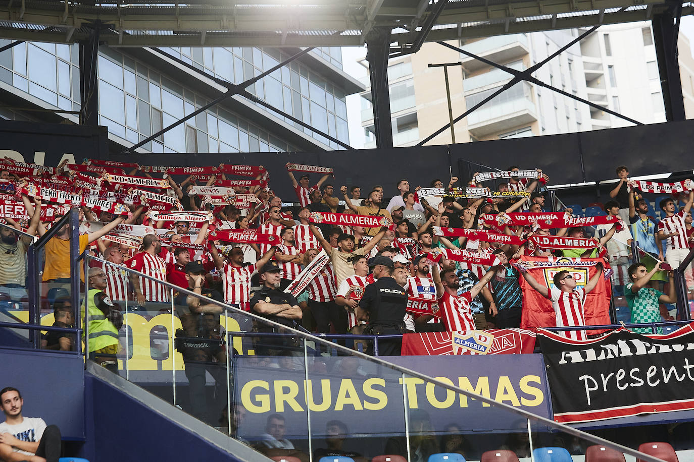 Momento del duelo disputado en el estadio de La Cerámica.