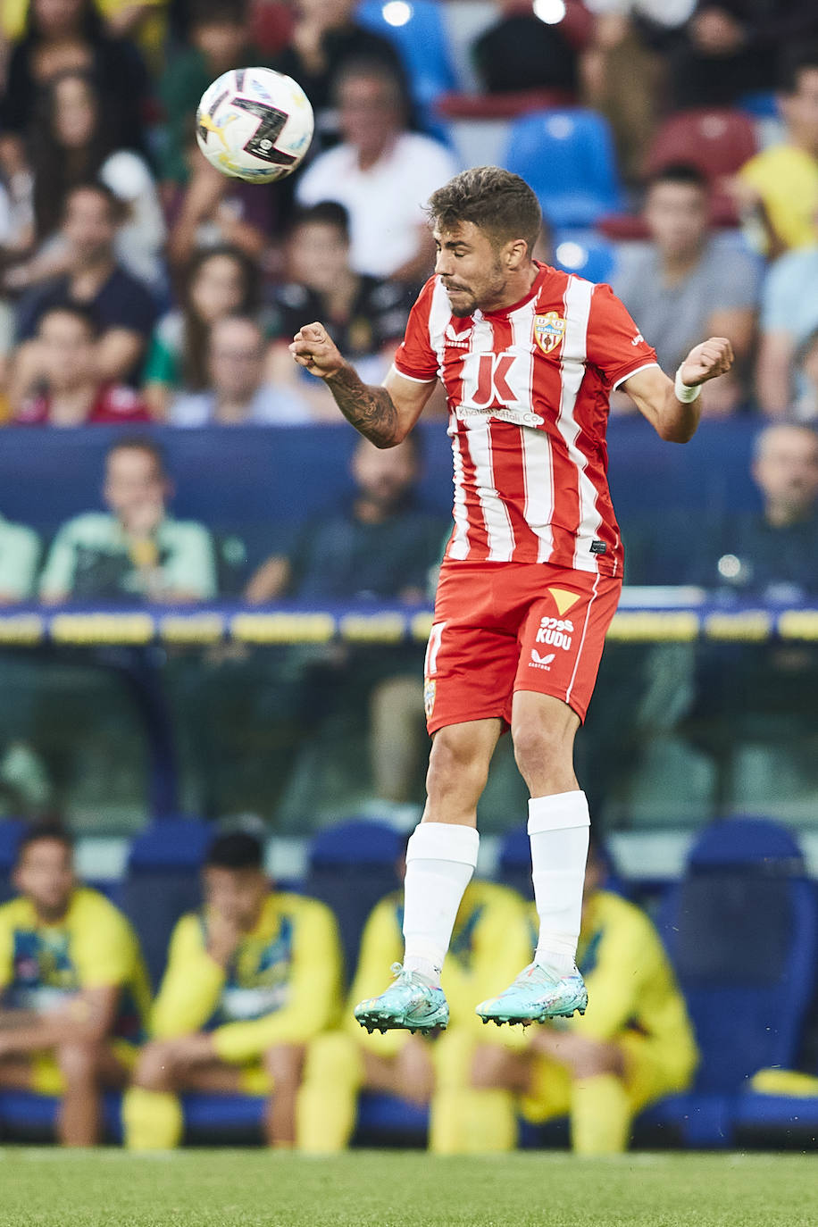 Momento del duelo disputado en el estadio de La Cerámica.