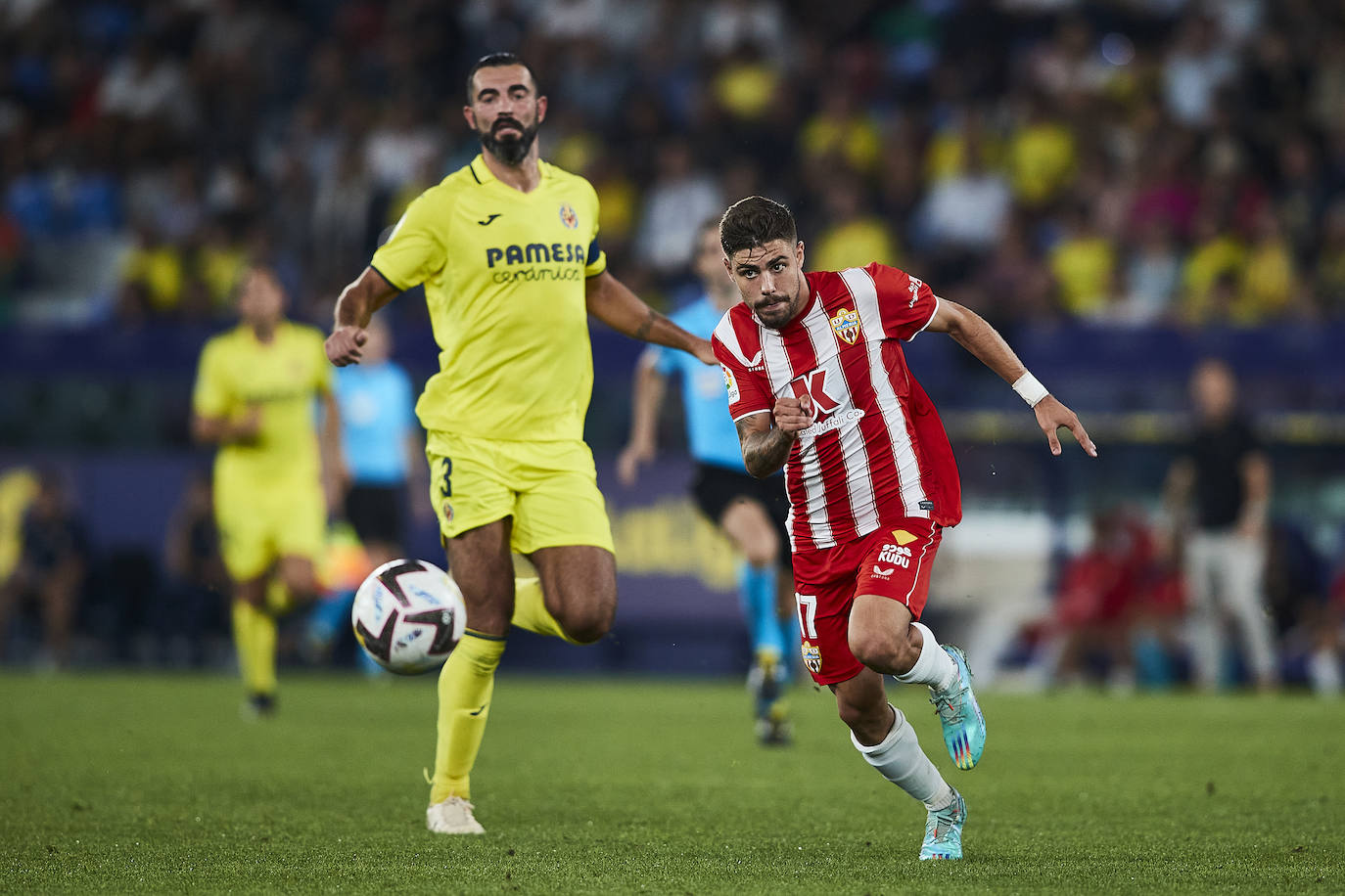 Momento del duelo disputado en el estadio de La Cerámica.