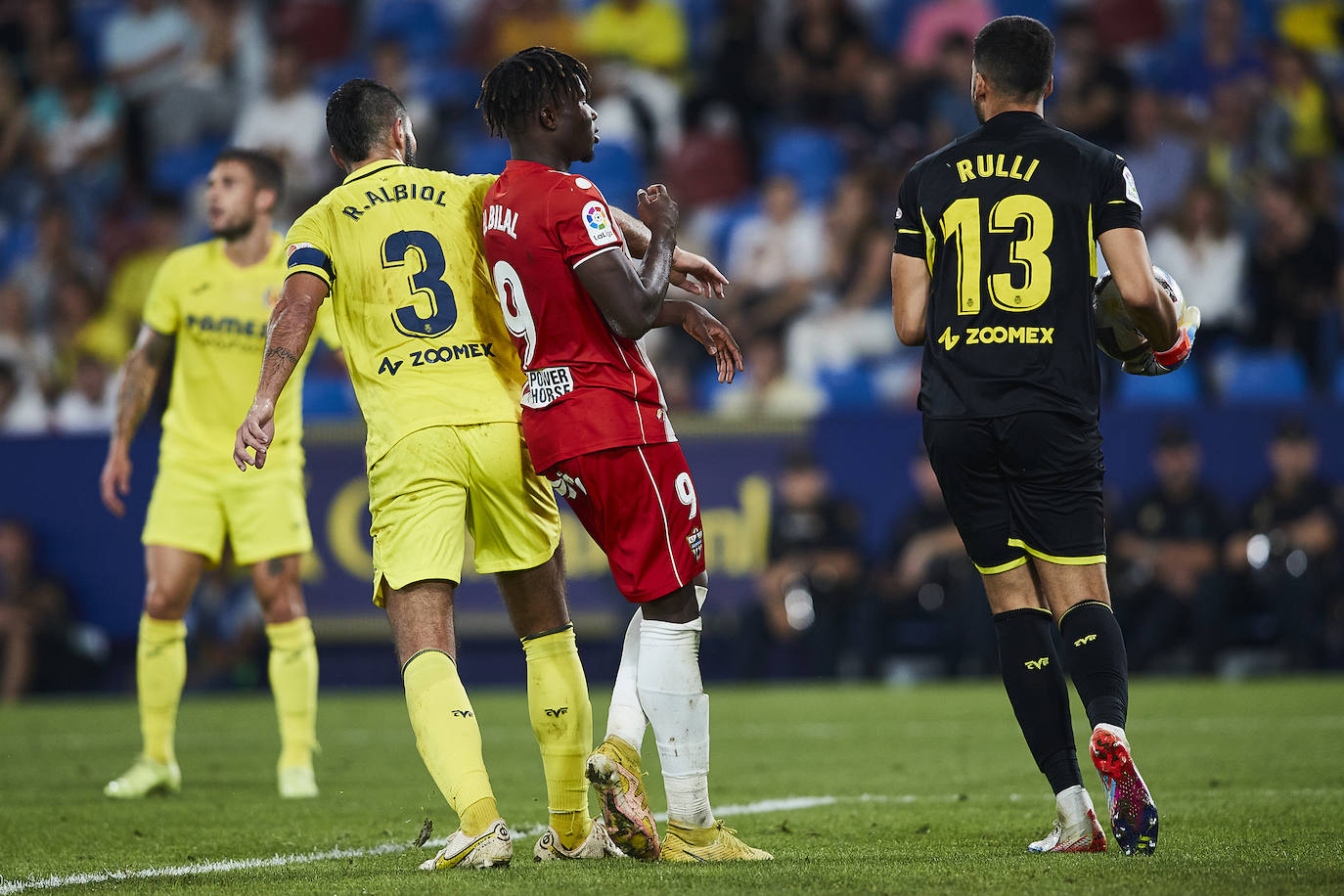 Momento del duelo disputado en el estadio de La Cerámica.