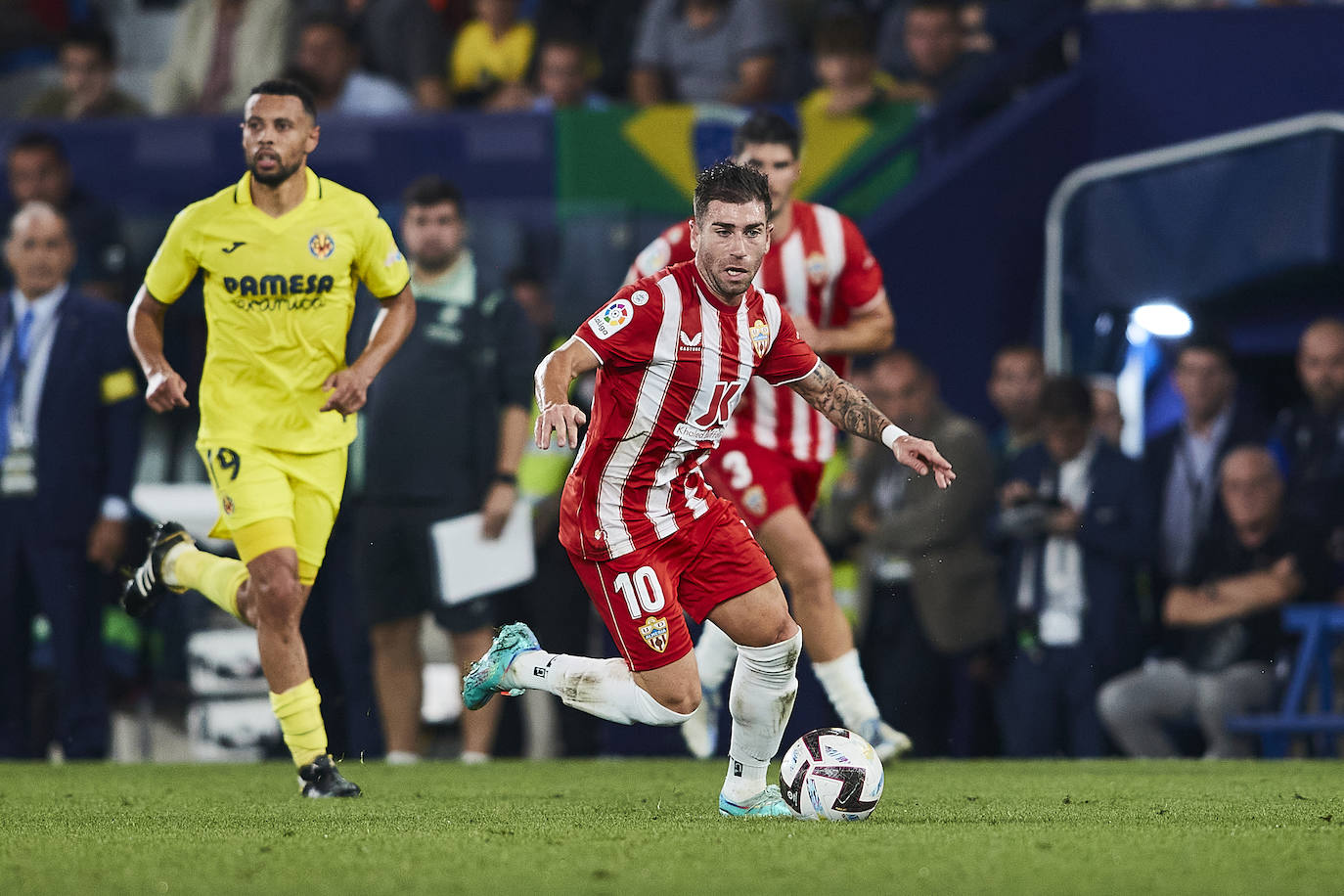 Momento del duelo disputado en el estadio de La Cerámica.