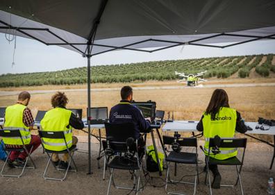 Imagen secundaria 1 - La aeronave, momentos antes del despegue. 