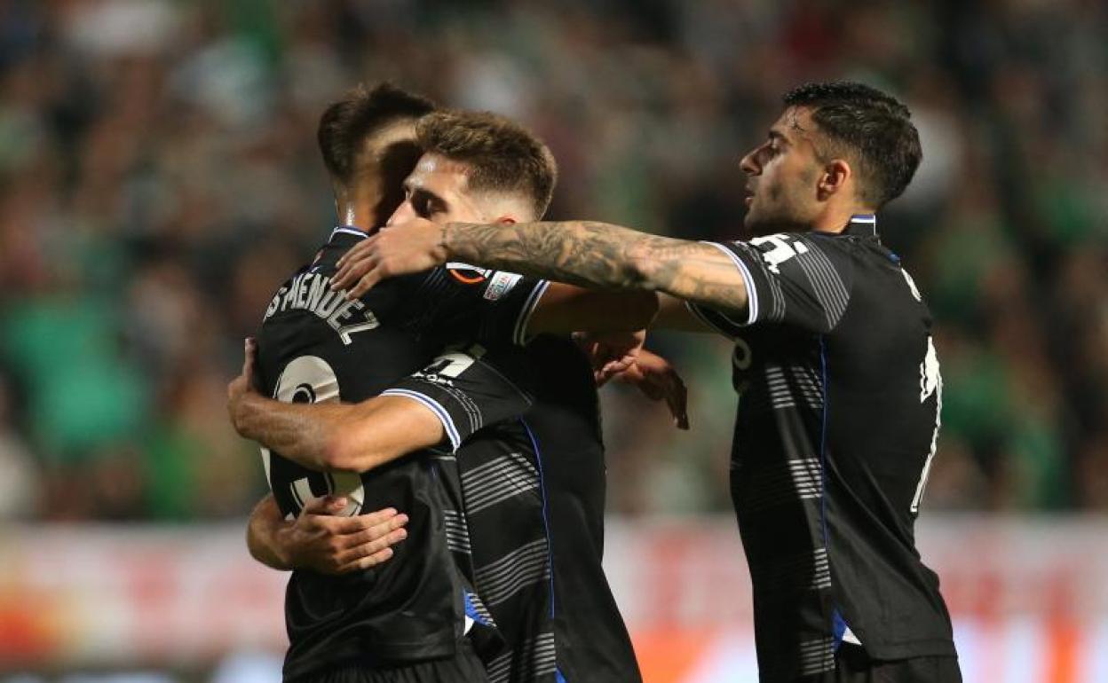 Brais Méndez celebra su gol al Omonia Nicosia. 