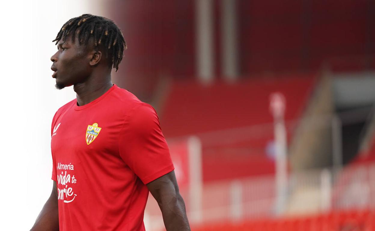 El Bilal Touré sonríe en la sesión de entrenamiento celebrada ayer en el campo principal del Power Horse Stadium.