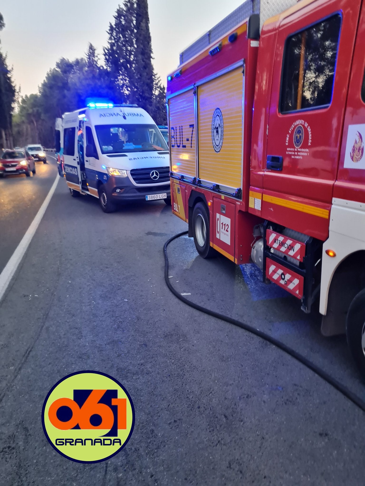 Fectivos de Bomberos y sanitarios desplazados al accidente