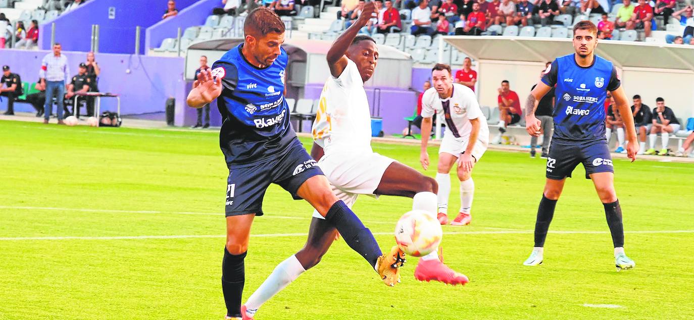 El Real Jaén se ha impuesto en todos los partidos ligueros disputados en el Nuevo La Victoria. 