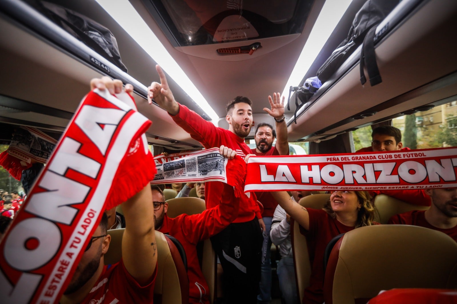Aficionados en su viaje a Cartagena. 