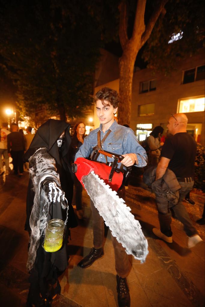 Los disfraces, a cual más terrorífico y sin distinción de edad.