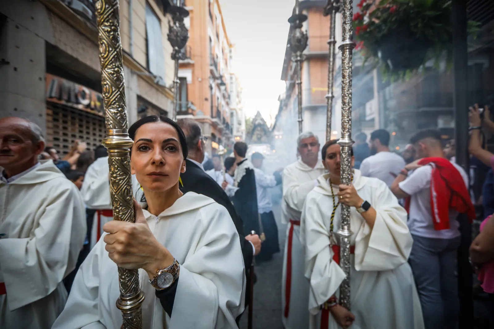 Fotos: Las imágenes de la procesión de coronación de la Soledad en Granada
