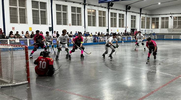 Lance del juego en el partido del Cájar con el Irlandesas. 