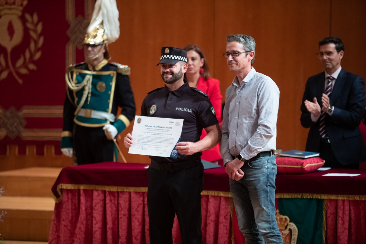El Cuerpo celebra en la capital el día de su patrón, el Ángel Custodio