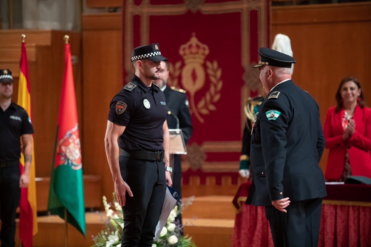 El Cuerpo celebra en la capital el día de su patrón, el Ángel Custodio