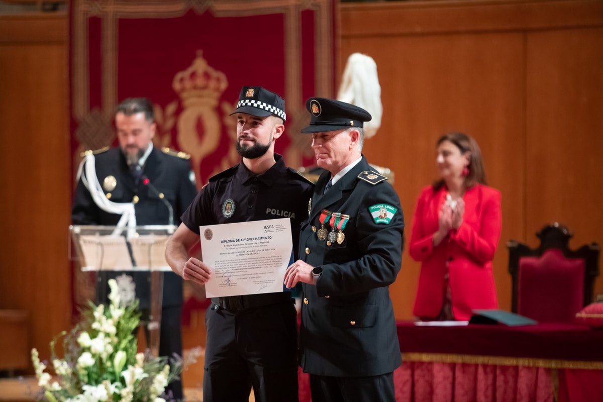 El Cuerpo celebra en la capital el día de su patrón, el Ángel Custodio
