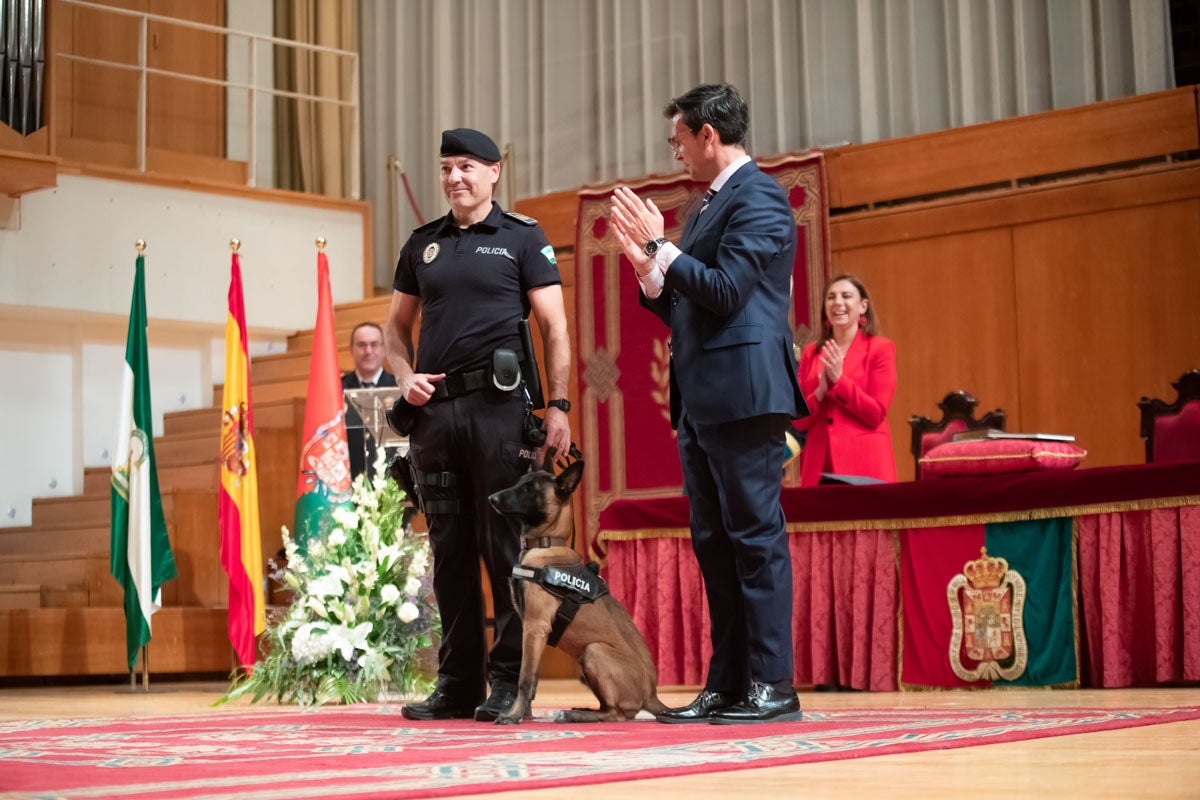 El Cuerpo celebra en la capital el día de su patrón, el Ángel Custodio