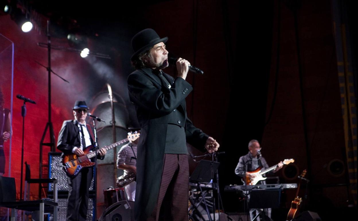 Sabina dentro de la gira 'Vinage y rosas' que ofreció en el Palacio de Congresos de Granada. 