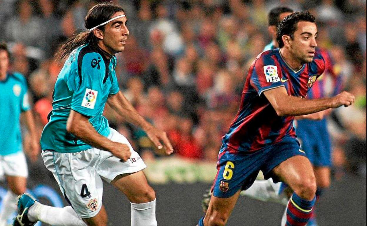 En los inicios de la 2009/10, el marcaje al hombre de Chico sobre Xavi se recuerda todavía por considerarse de otra época. La UDA perdió 1-0.