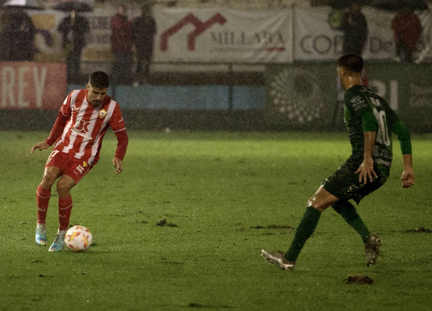 Fotos: Las imágenes del desastre del Almeria ante el Arenteiro