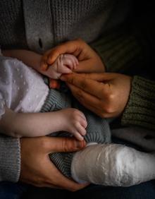 Imagen secundaria 2 - La familia Sánchez Bazarra, en su vivienda del Zaidín.