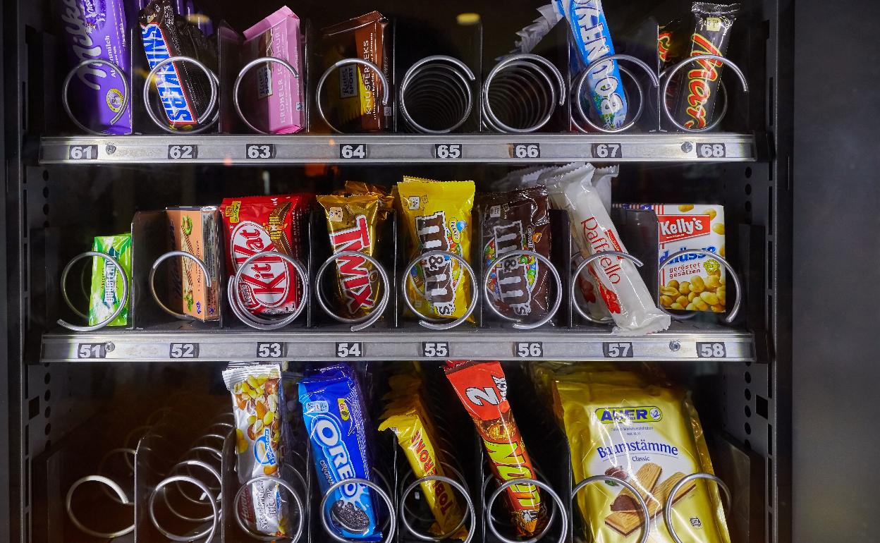 Un tercio de los españoles consume bollería y 'snacks' industriales casi a diario. 