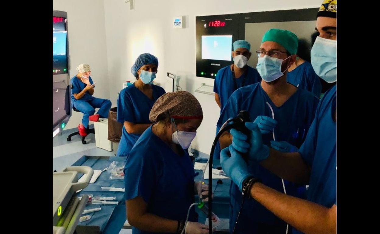 Realización de una prueba en el Hospital Universitario Torrecárdenas.