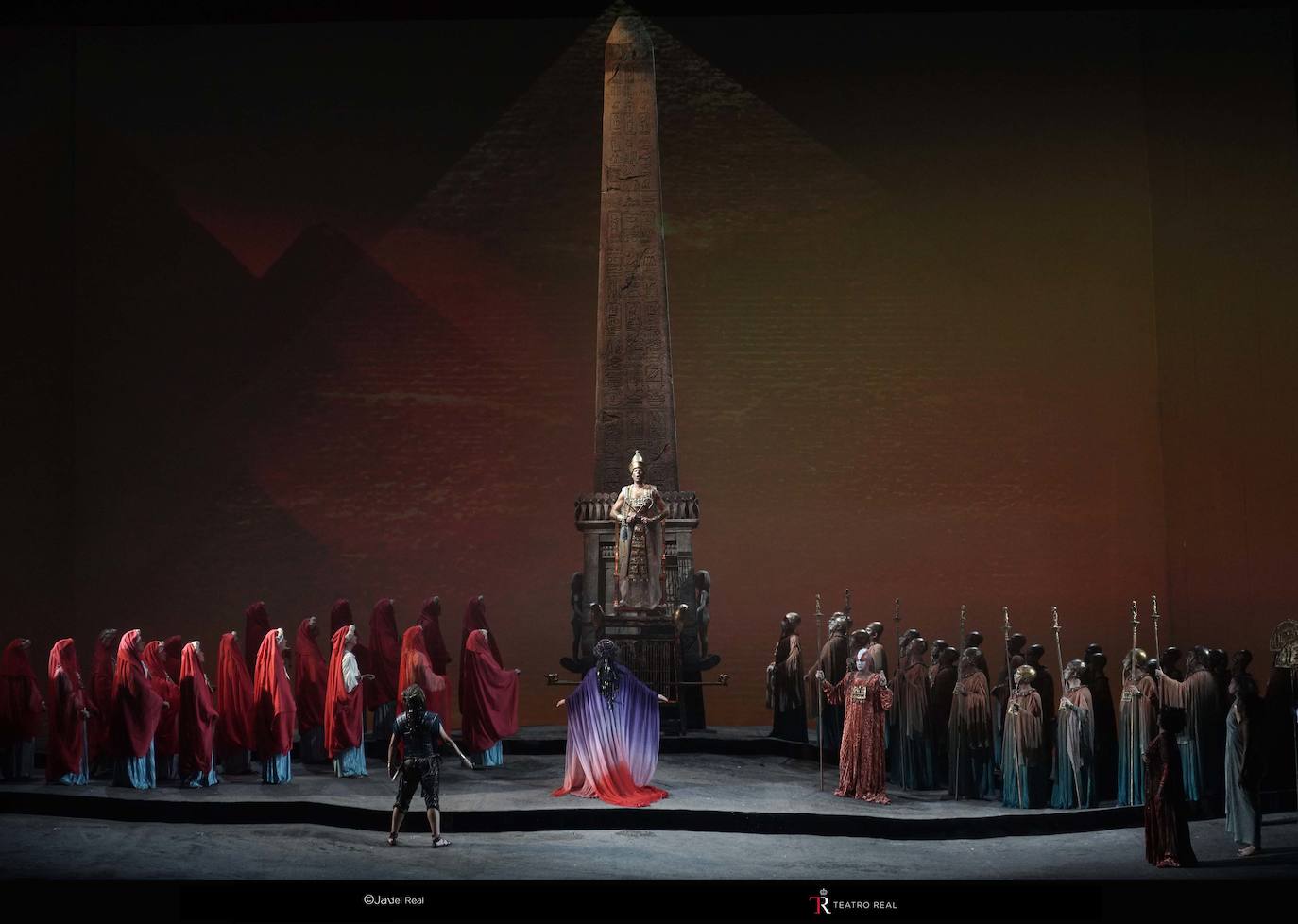 Escenas de 'Aída' en el Teatro Real