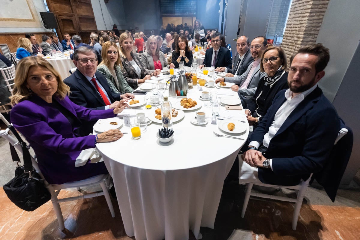 Desayuno informativo con la consejera de Fomento, Marifrán Carazo, en el hotel Santa Paula