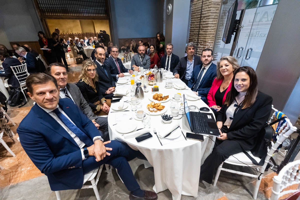 Desayuno informativo con la consejera de Fomento, Marifrán Carazo, en el hotel Santa Paula