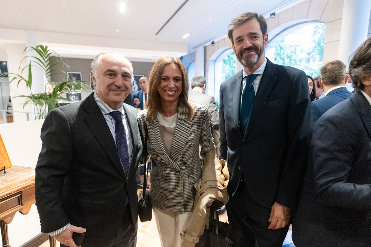 Desayuno informativo con la consejera de Fomento, Marifrán Carazo, en el hotel Santa Paula