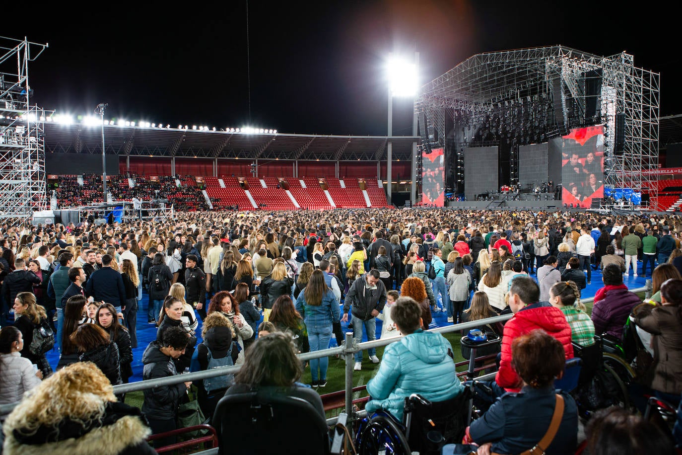 David Bisbal ha celebrado sus veinte años de trayectoria musical con un espectacular concierto en el Power Horse Stadium.