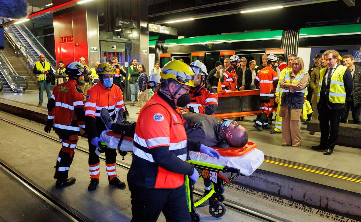 Simulacro de accidente en el metro de Granada. 