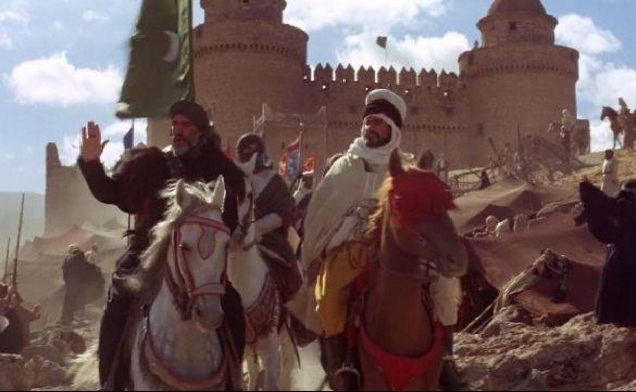 Cabalgada de Connery en La Calahorra como Al-Raisuli en 'El viento y el león'. 