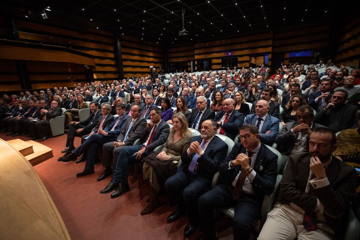 El evento ha reunido a las principales figuras económicas y profesionales de la provincia.