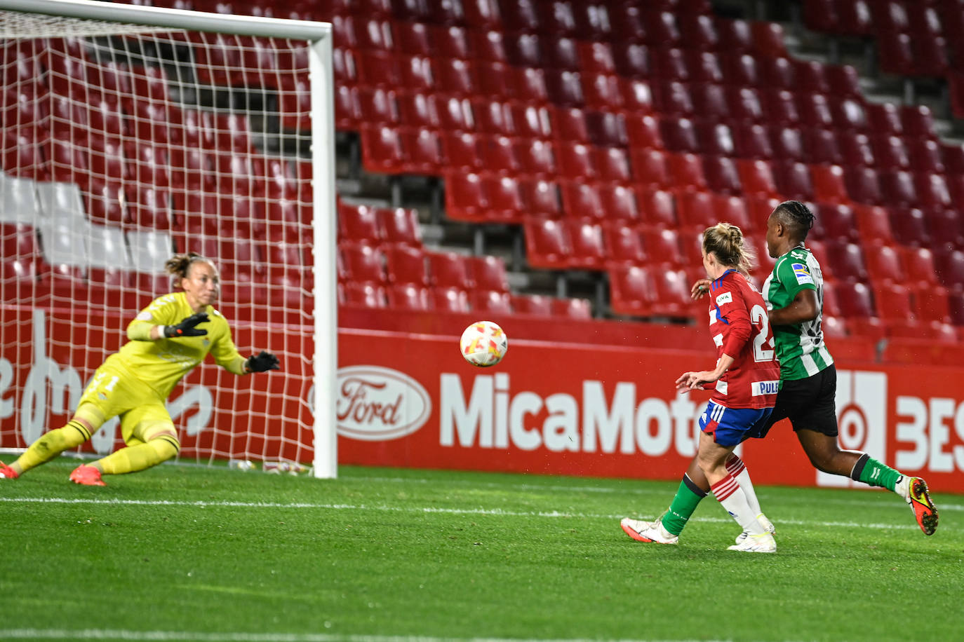 Las jugadoras rojiblancas derrotaron con una Pamela estelar al Betis, uno de los 'cocos' del torneo.