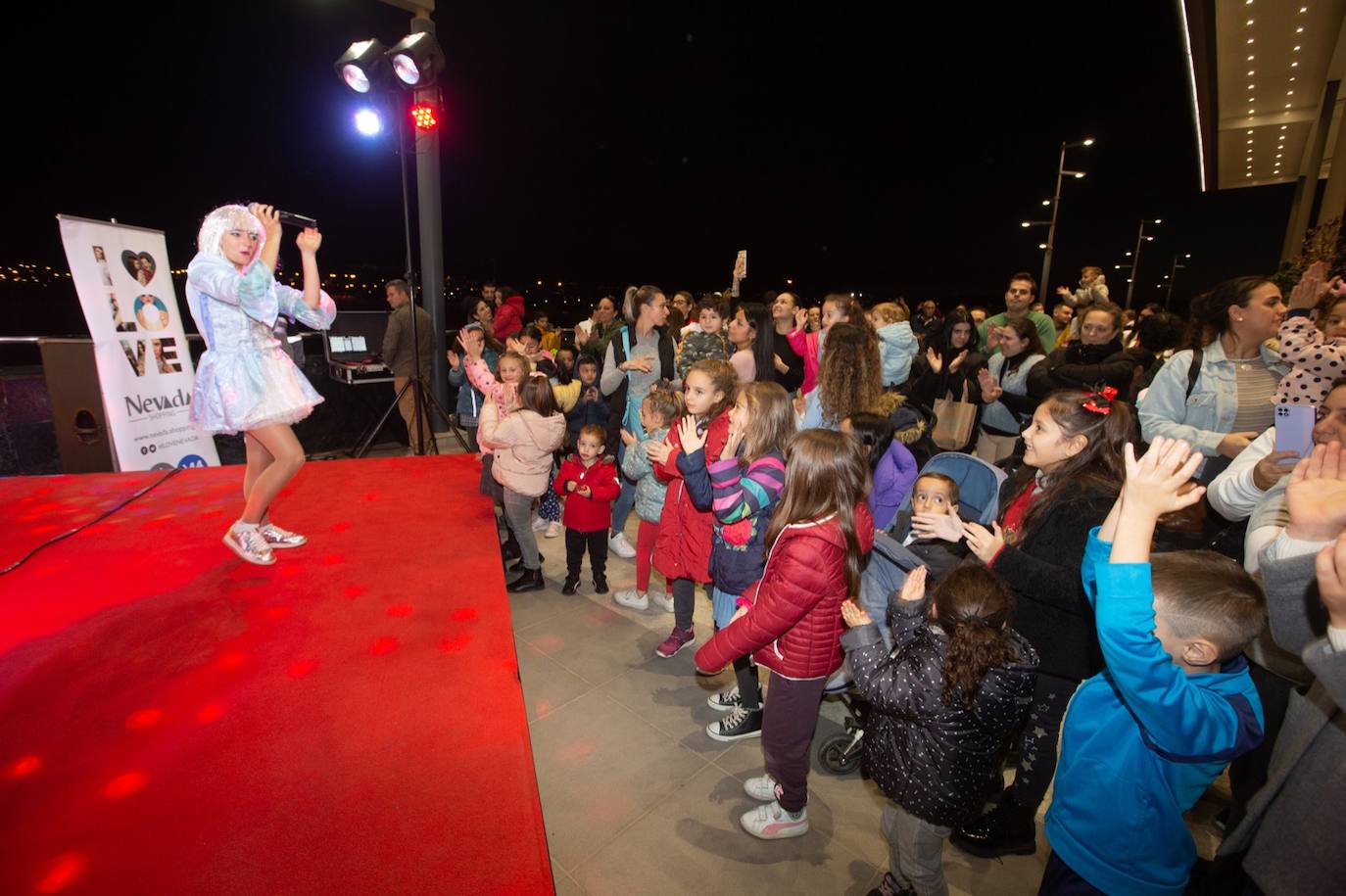 Encendido en el centro comercial Nevada. 